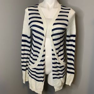 5/$25 - Xhilaration cream and navy cardigan
